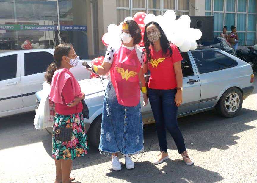 Camacã: Secretaria de Assistência Social comemora o Dia Internacional da Mulher com mensagens de conscientização e distribuição de lembranças.
